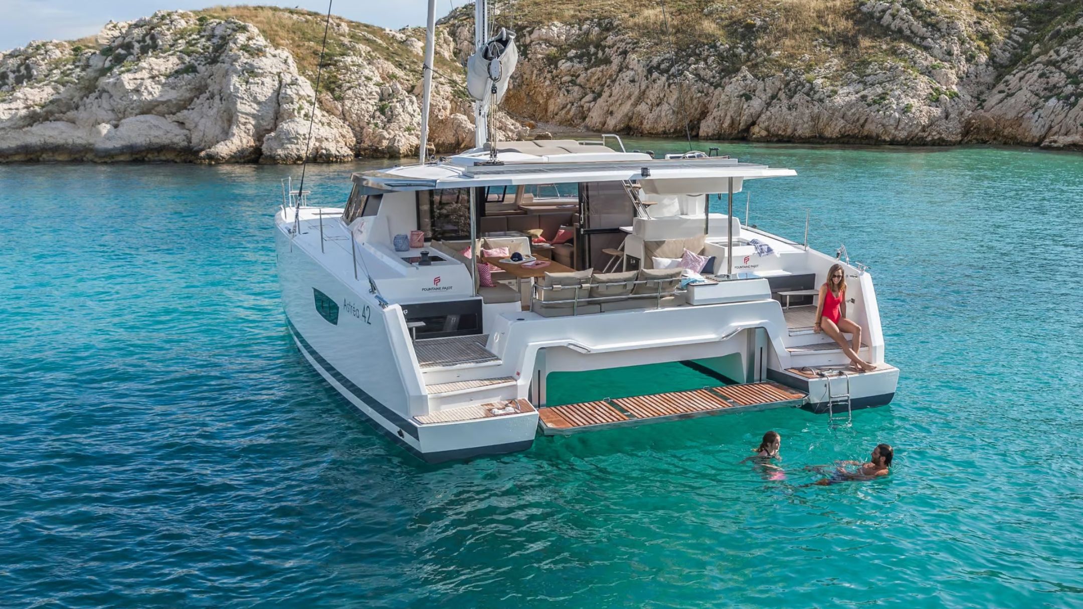 Fountaine Pajot Astrea 42 BOLLINGER – Le catamaran idéal pour votre location depuis la Marina di Cugnana Olbia, Sardaigne