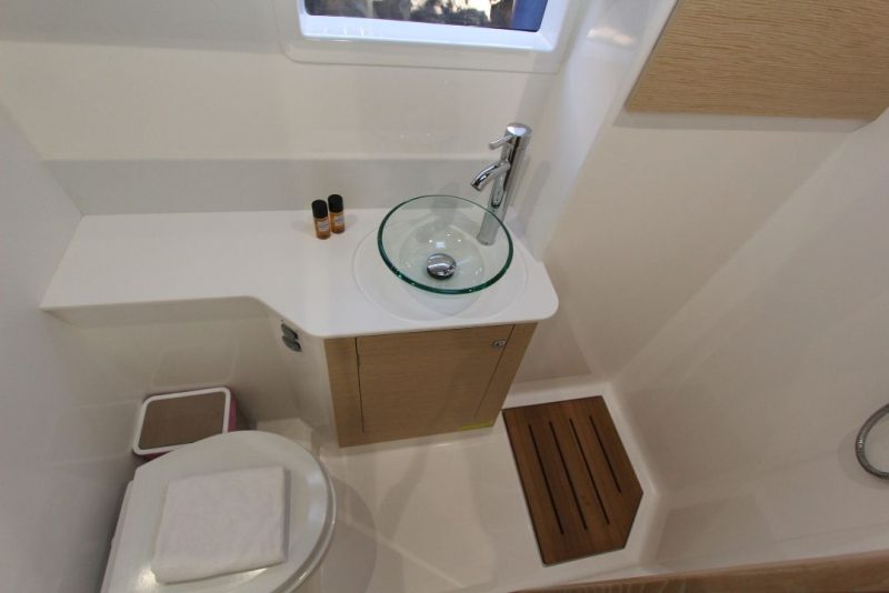 bagno dufour catamarans