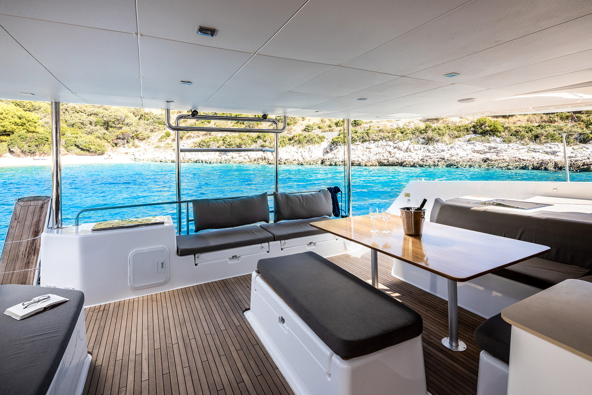 Dufour 48 OLGA – Noleggio a Marina d’Arechi – 5 Cabine